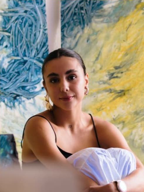 Ana, dirección de BASE